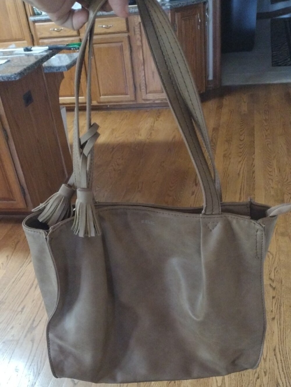 like new Relic 2 handle Classic Tan Women’s Shoulder Bag super cute fauz leather